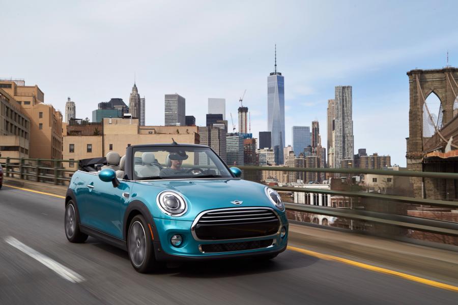  Mini Cooper Cabrio 2016 года  (US) (фото 6 из 26)